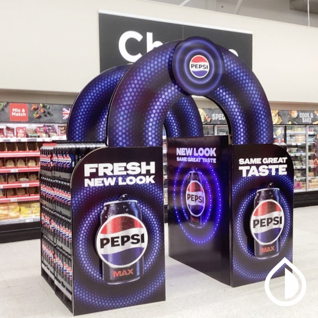 Custom display stands for exhibitions, trade shows, and retail promotions in Dubai. High-quality printing on sturdy materials for eye-catching presentations.