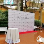 Custom printed backdrops for events, trade shows, and branding in Dubai. High-quality fabric, vinyl, and mesh options with vibrant full-color prints.