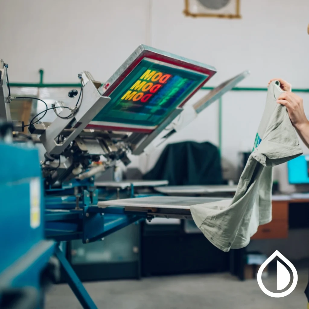 High-quality silk screen printing for promotional products, apparel, and custom branding in Dubai