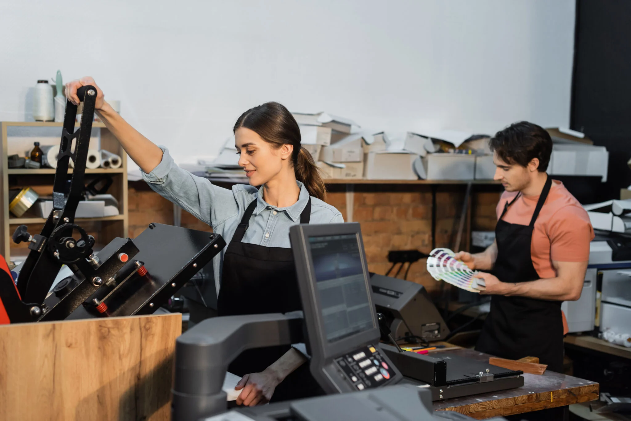 Persons involved in express printing service