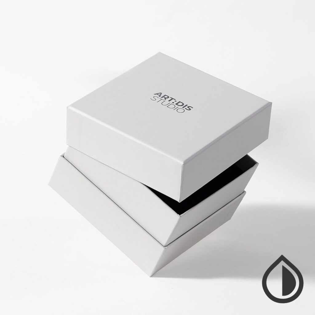 our custom rigid paper box in dubai